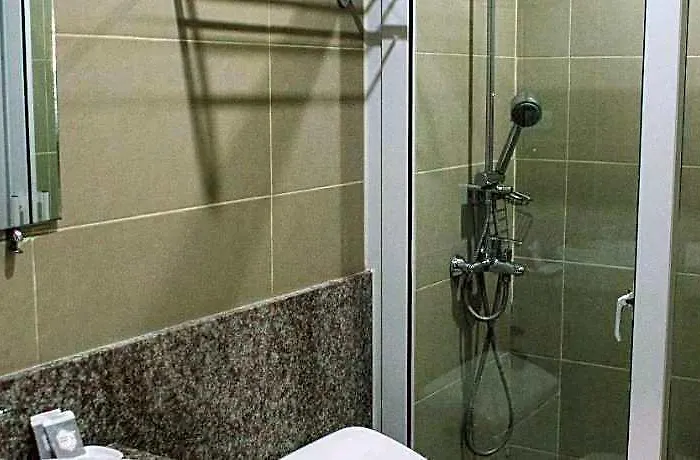 Hotell Leope 3*